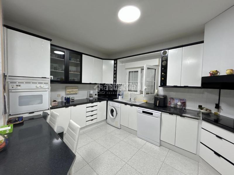 Foto e28cc3ab-a4e6-4dc0-8148-0379d96a5e94. Casa con parcheggio in Peñas Albas - Zulema Villalbilla