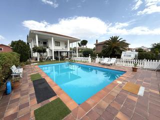 Casa a Villalbilla Pueblo. Casa en venta en villalbilla