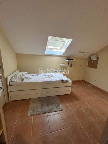 Foto b92c1365-6297-4c3d-97b3-1dfc5c117272. Casa aparellada amb calefacció a Villalbilla pueblo Villalbilla