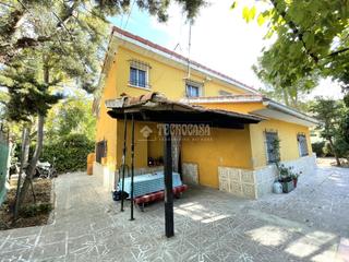Maison à El Robledal. Casa en venta en villalbilla