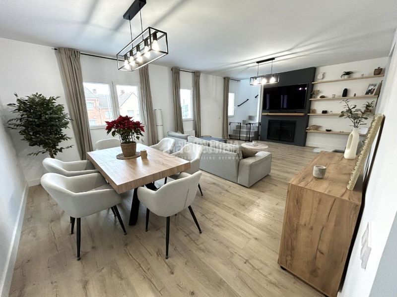 Foto e6a2f06b-6508-48de-85c5-35cb374dc4ee. Casa amb calefacció piscina a Villalbilla pueblo Villalbilla