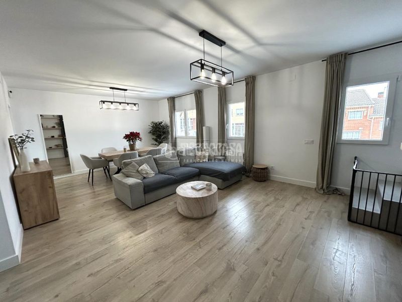 Foto efa877aa-5251-4b07-88b7-01701a9e2f0f. Casa amb calefacció piscina a Villalbilla pueblo Villalbilla