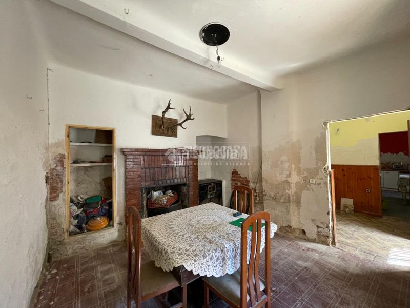 Foto 3110067b-6a93-42a1-837a-db559b4dac4e. Maison jumelée dans Los Hueros Villalbilla