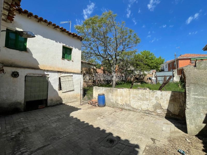Foto b7a36434-d89b-44c5-aafb-8b286327e38c. Maison jumelée dans Los Hueros Villalbilla