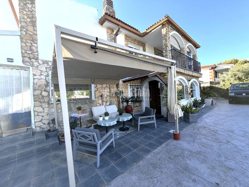 Foto 44c747f0-e2d3-47da-b718-06490e0c524b. Casa amb calefacció aparcament piscina a Los Hueros Villalbilla