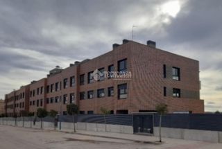 Pis a Los Hueros. Piso en venta en villalbilla