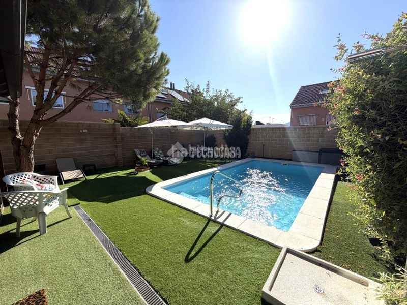 Foto 21d1b6f0-c20b-4fb5-aca6-fc87e5c71d80. Pis amb aparcament piscina a Los Hueros Villalbilla