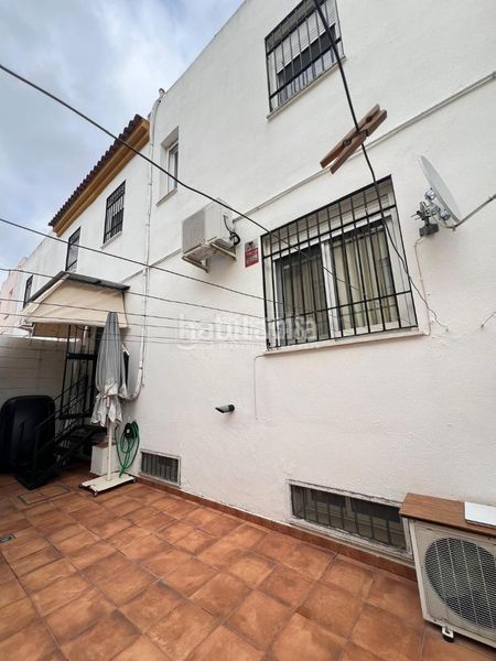 Foto 7565c09b-e509-44cc-86af-fcda160645a4. Casa aparellada a Arco Norte - Avda España Dos Hermanas