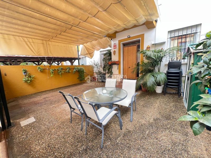 Foto ad1fa7db-fb73-49c6-b0cc-21d9bd04852f. Casa aparellada a Arco Norte - Avda España Dos Hermanas