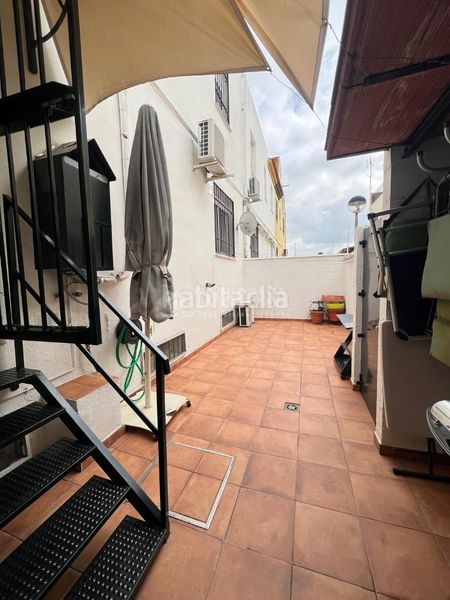 Foto cb18c9ee-b316-46d6-bcd7-43b796699537. Casa aparellada a Arco Norte - Avda España Dos Hermanas