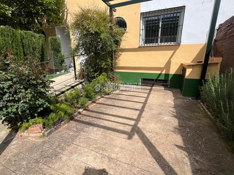 Foto b10a33fe-9c41-4e23-ab76-a0156363adac. Casa a Arco Norte - Avda España Dos Hermanas