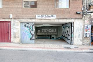 Parking coche en Salesas. Boxplaza de garaje en venta en salamanca