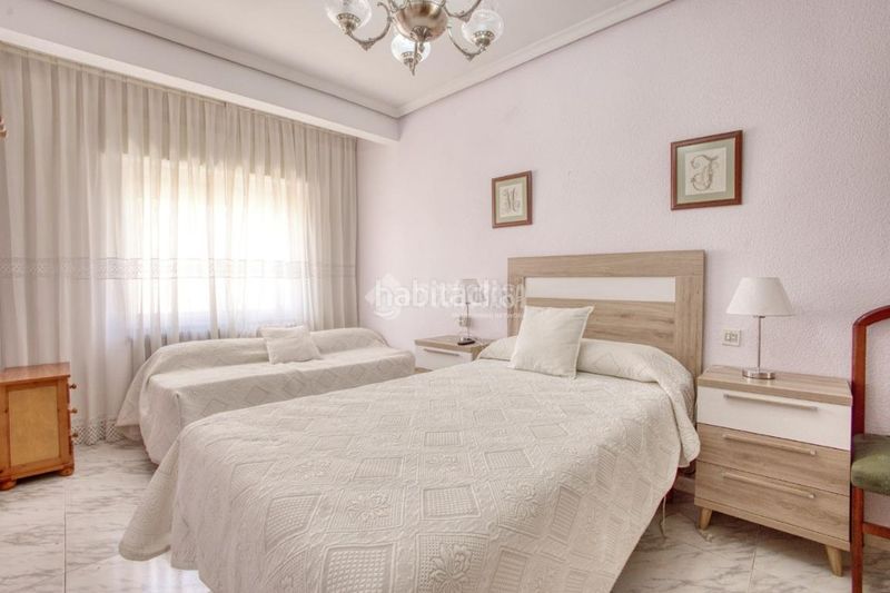 Foto 0b3b011e-99ba-41eb-b507-6efe9238dbda. Pis amb calefacció aparcament a Salesas Salamanca