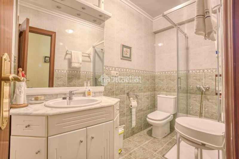 Foto a6c731f7-11e8-4aa2-acd7-9ae23b62fec3. Pis amb calefacció aparcament a Salesas Salamanca