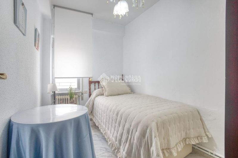 Foto c14a0133-54c2-4e03-8fc7-ec367a34d575. Pis amb calefacció aparcament a Salesas Salamanca