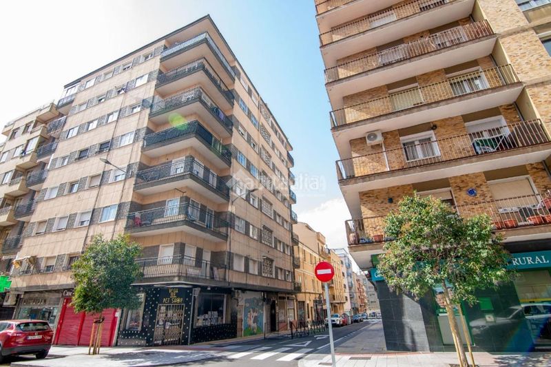 Foto e80977a1-9c36-4db5-8d3b-d2f25a78eeaa. Pis amb calefacció aparcament a Salesas Salamanca