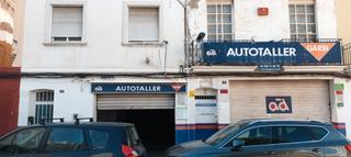 Gebäude  Carrer de jordi juan. Venta de edificio