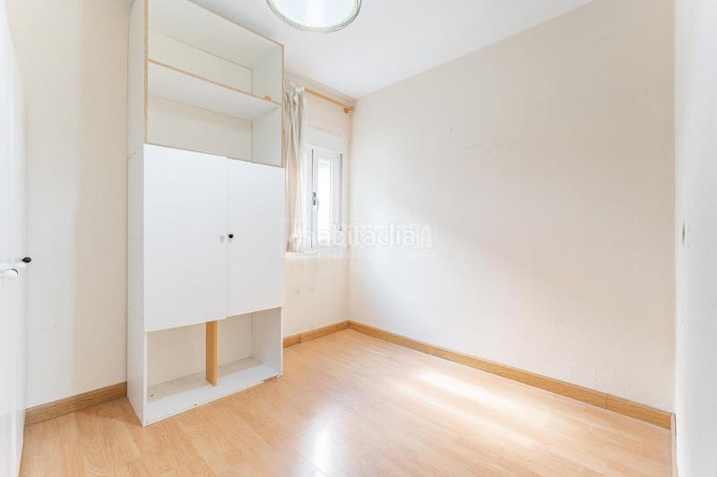 Foto 148a0dd2-68ae-45a9-8e1d-90e3d0f736f9. Piso  en venta en Peñagrande Madrid