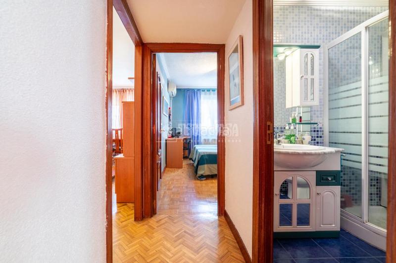 Foto f4ff0387-d9cd-48b3-96f3-a26a02879a04. Piso  en venta en Peñagrande Madrid