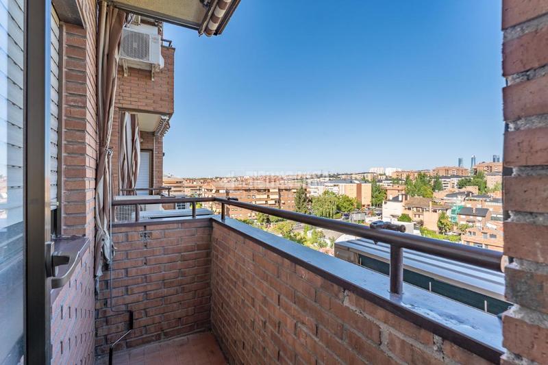 Foto f4f3ccc6-97c1-4aa6-ab45-acf649cc5c6f. Piso  en venta en Peñagrande Madrid