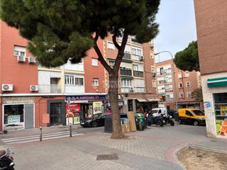 Affitto Locale commerciale in Peñagrande. Local comercial en alquiler en madrid