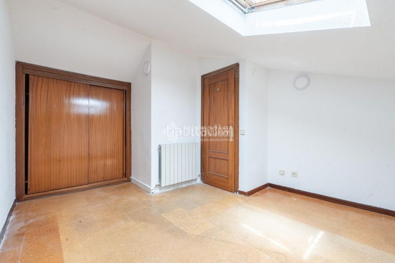 Foto 81882aaa-2491-421b-b397-e094312eb70f. Casa aparellada a Peñagrande Madrid