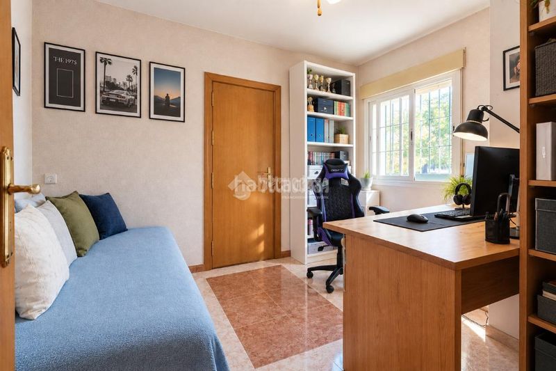 Foto a2a995b8-7bd8-46c6-8d4d-92488d43dc17. Casa amb calefacció a Peñagrande Madrid