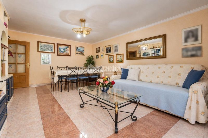 Foto b074a533-be8d-4149-8dec-b1ddedd0977d. Casa amb calefacció a Peñagrande Madrid