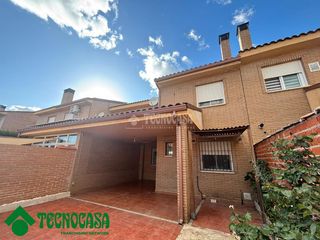 Casa pareada en Argés. Casa en venta en argés