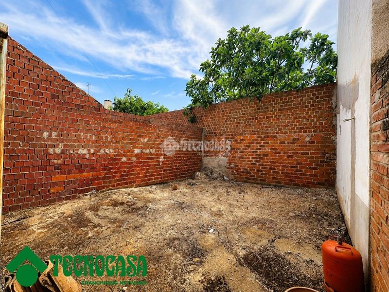 Foto 85aefc91-6460-49c2-b4d3-299c0b96247f. Casa aparellada a Navalucillos (Los)