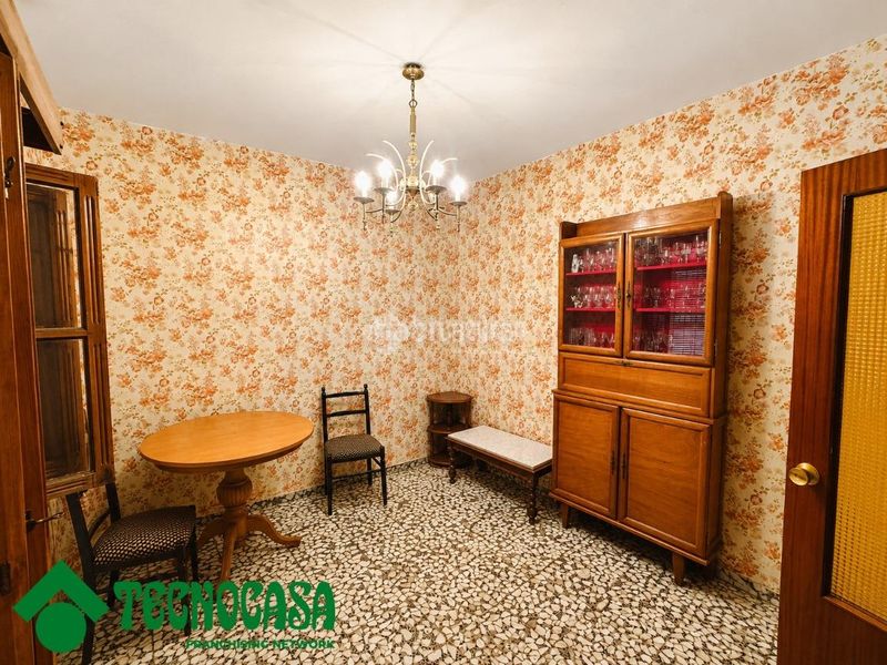 Foto f1b373b0-6af0-47e0-9fdb-4b13607d3425. Casa aparellada a Navalucillos (Los)