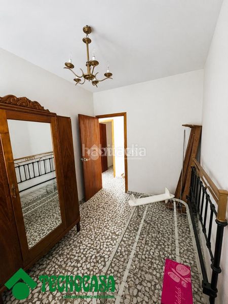 Foto f288923f-37e2-4b1a-aac1-752c16122a4f. Casa aparellada a Navalucillos (Los)