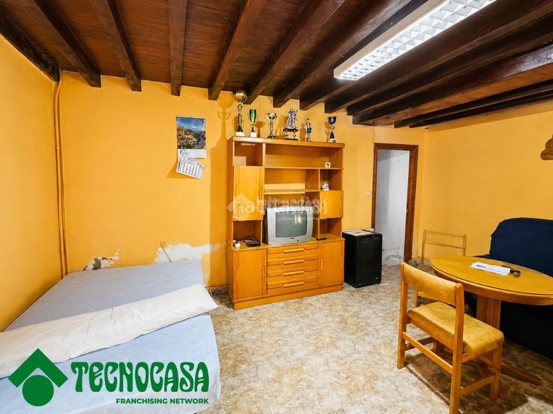 Foto 5d539f79-9ff8-4a0f-b209-0ca755ead7d8. Casa aparellada a Navahermosa