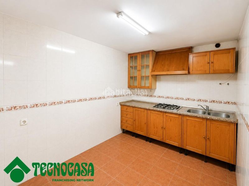 Foto 5f6d85d3-5ebd-44af-85d2-7be3886ed53b. Casa aparellada a Navahermosa