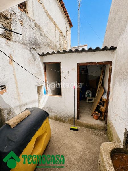 Foto 6bec9c73-1e2f-4776-9937-a1d51612b960. Casa aparellada a Navahermosa