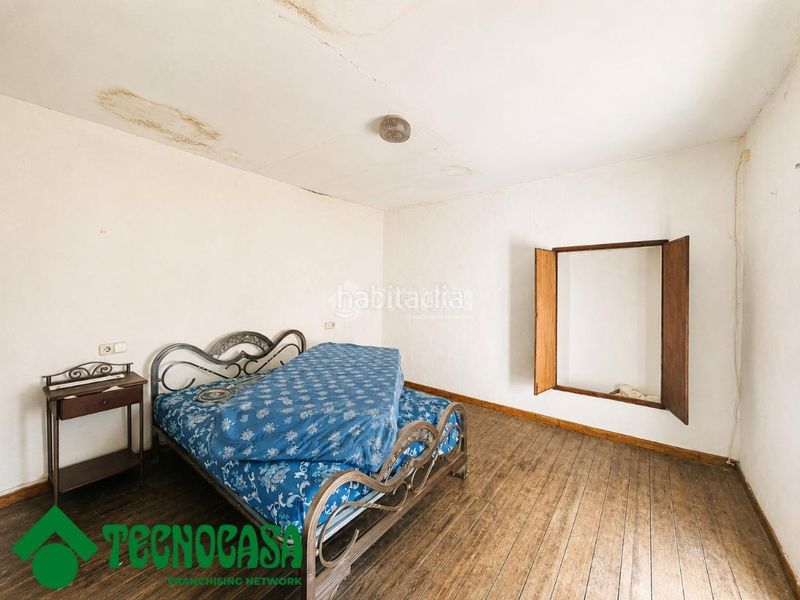 Foto 9779f25d-30dd-4d11-b945-e95c479b7136. Casa aparellada a Navahermosa