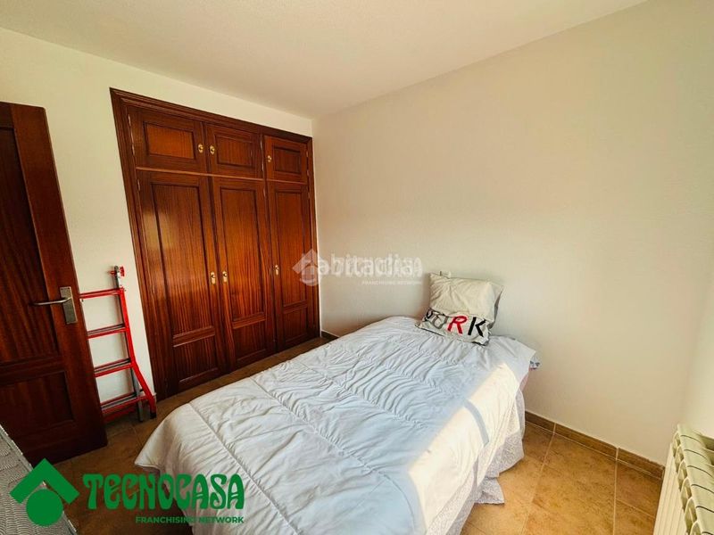 Foto 5eb8e195-e8b9-4e70-97c4-53e41246fc72. Casa aparellada a Argés