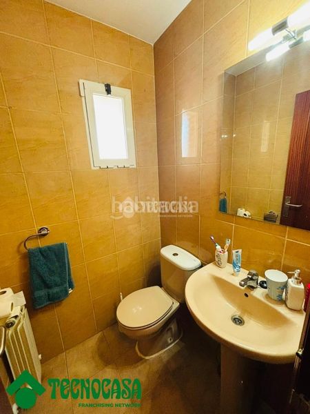 Foto ad035f6b-8672-4d9c-aaf3-9a20eb4a1bea. Casa aparellada a Argés