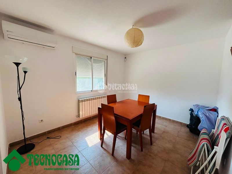 Foto d43a414c-3249-4293-9336-bcf12b46220f. Casa aparellada a Argés