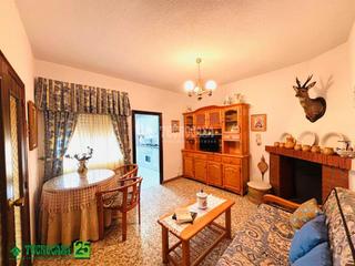 Maison jumelée à Ventas con Peña Aguilera (Las). Casa en venta en las ventas con peña aguilera