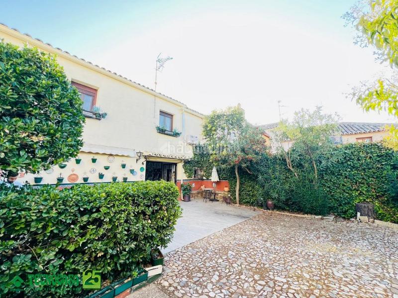 Foto 074d32d6-fe48-4689-b618-63c23be75974. Casa aparellada amb calefacció aparcament a Layos