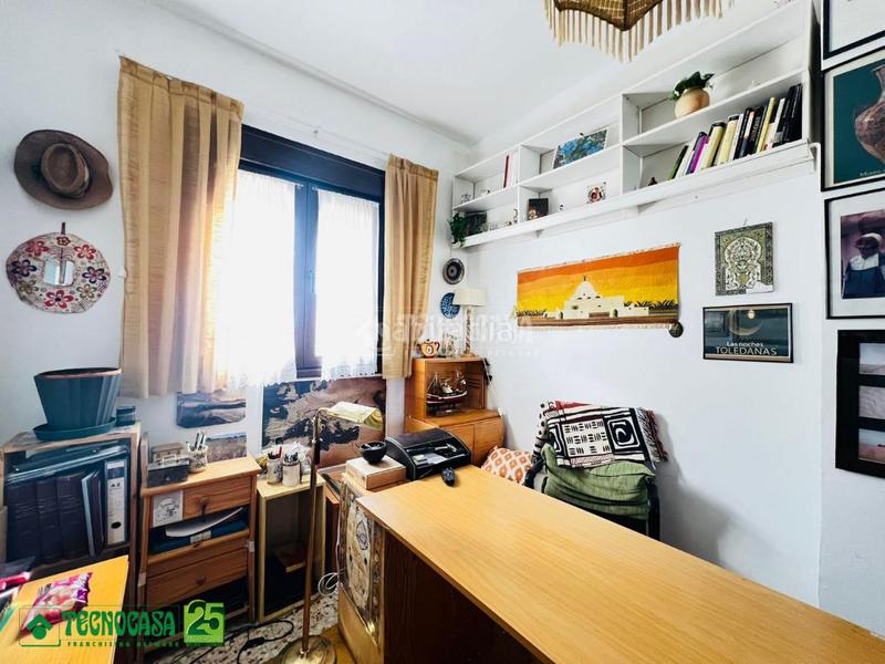 Foto e0d094a0-5316-48c5-9cb8-f8fb91ed4928. Casa aparellada amb calefacció aparcament a Layos