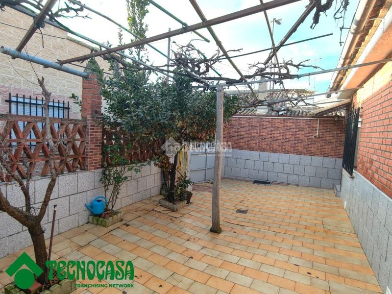 Foto 01396f6b-0c71-412a-a7c2-f612217a6f1d. Casa aparellada amb calefacció a Gálvez