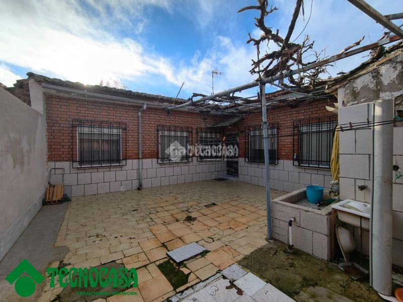Foto 0d33b5c1-e516-4190-8e83-ddceca09e519. Casa aparellada amb calefacció a Gálvez