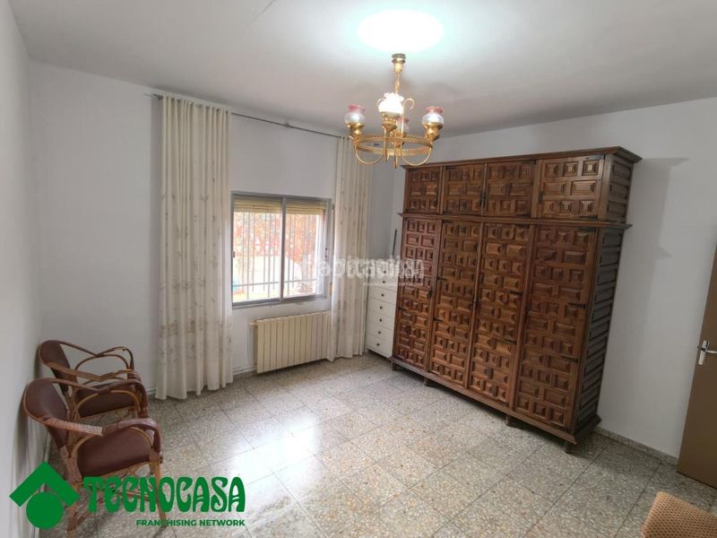 Foto 54126dcd-ff1d-4e85-84b4-9be78d0331c5. Casa aparellada amb calefacció a Gálvez