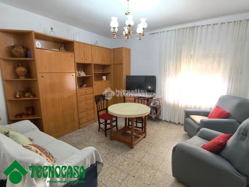 Foto 7a4af157-b0cf-4be1-8112-e575024f2fe5. Casa aparellada amb calefacció a Gálvez