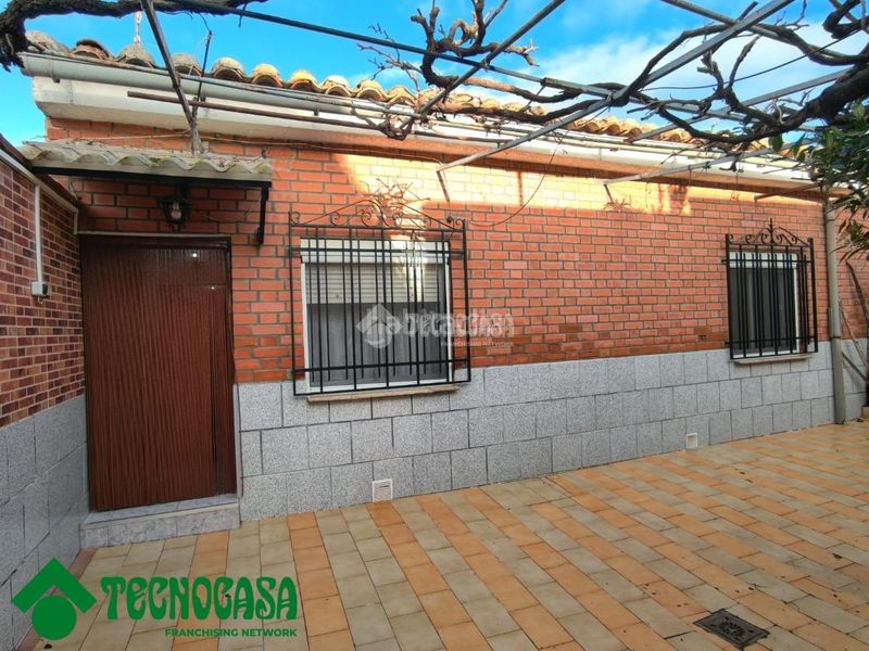 Foto f25fa6a7-6c4f-472e-8ba3-2c516ae14a03. Casa aparellada amb calefacció a Gálvez