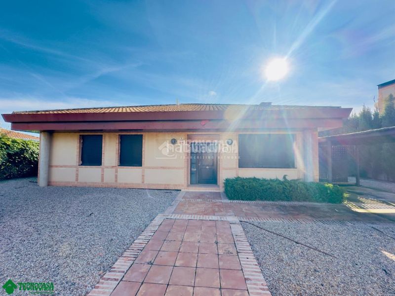 Foto 7b48e9ad-ee59-4f38-b604-72694e6a1ca5. Casa  en venta en Layos