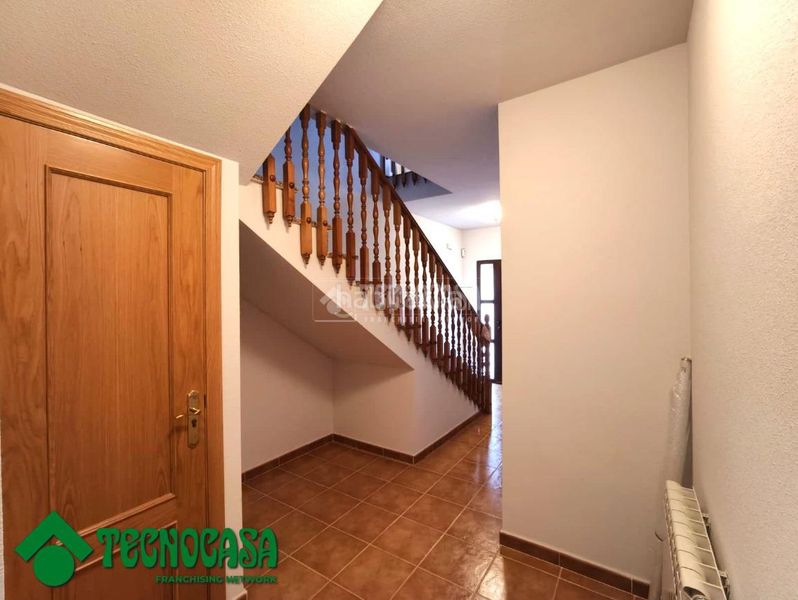 Foto 22146354-9f3e-4bd7-8848-beaaf85a6852. Casa aparellada amb aparcament a Gálvez