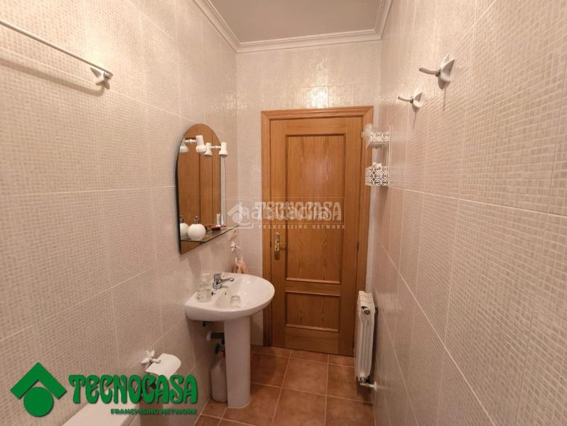 Foto 29e3d29f-e4e3-48d4-b174-da7f5531d6ba. Casa aparellada amb aparcament a Gálvez